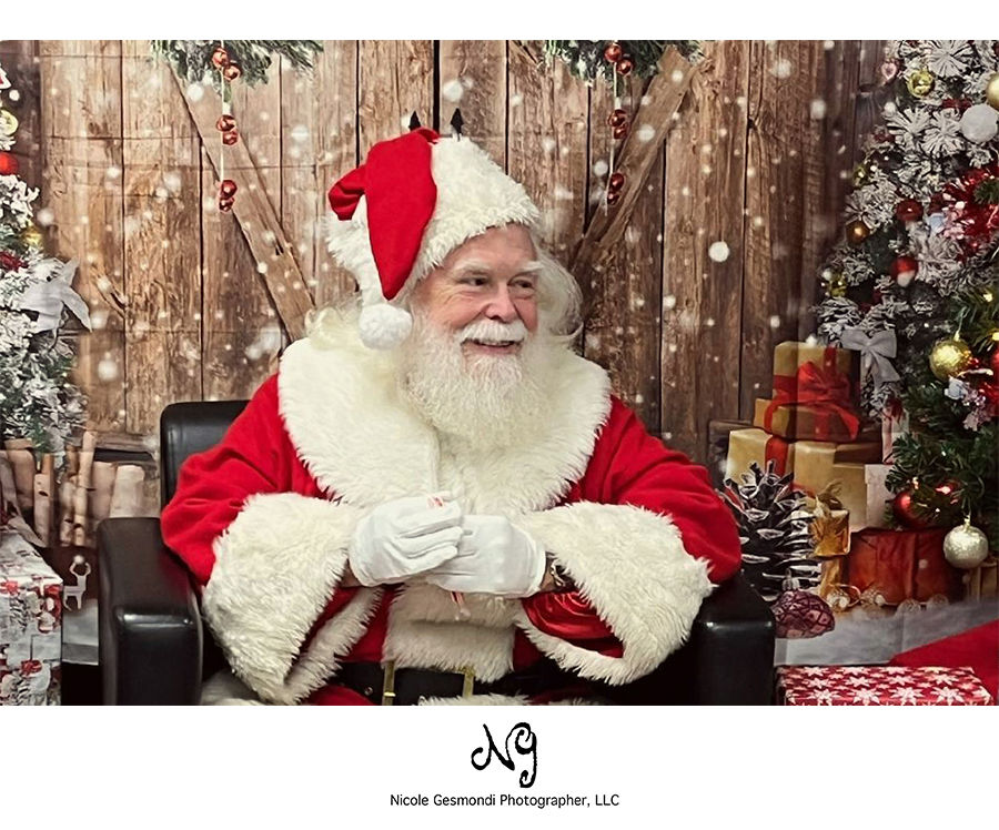 Come Meet the Real Santa | Nicole Gesmondi Photographer LLC Professional Santa in Rhode Island Santa John